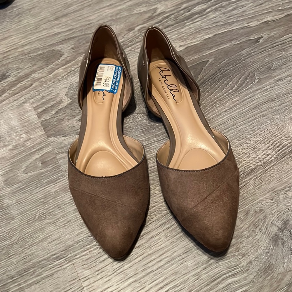 ❤️NWT Abella Flats - Women's 7.5